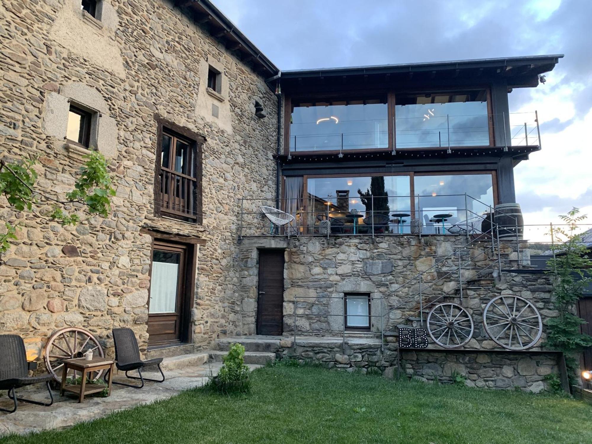 Mas Farner - Adults Only Bed & Breakfast Llivia Eksteriør bilde