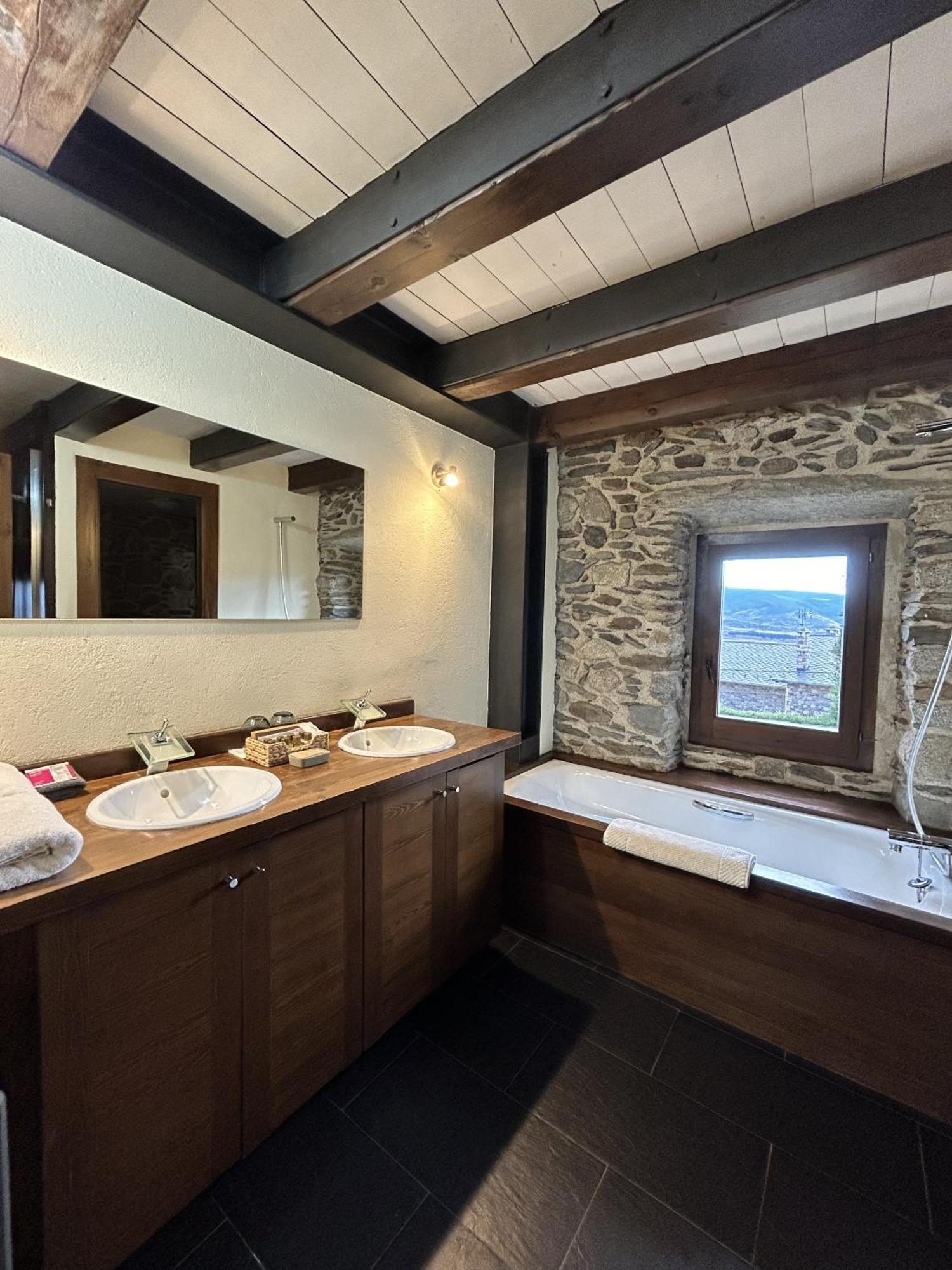 Mas Farner - Adults Only Bed & Breakfast Llivia Rom bilde