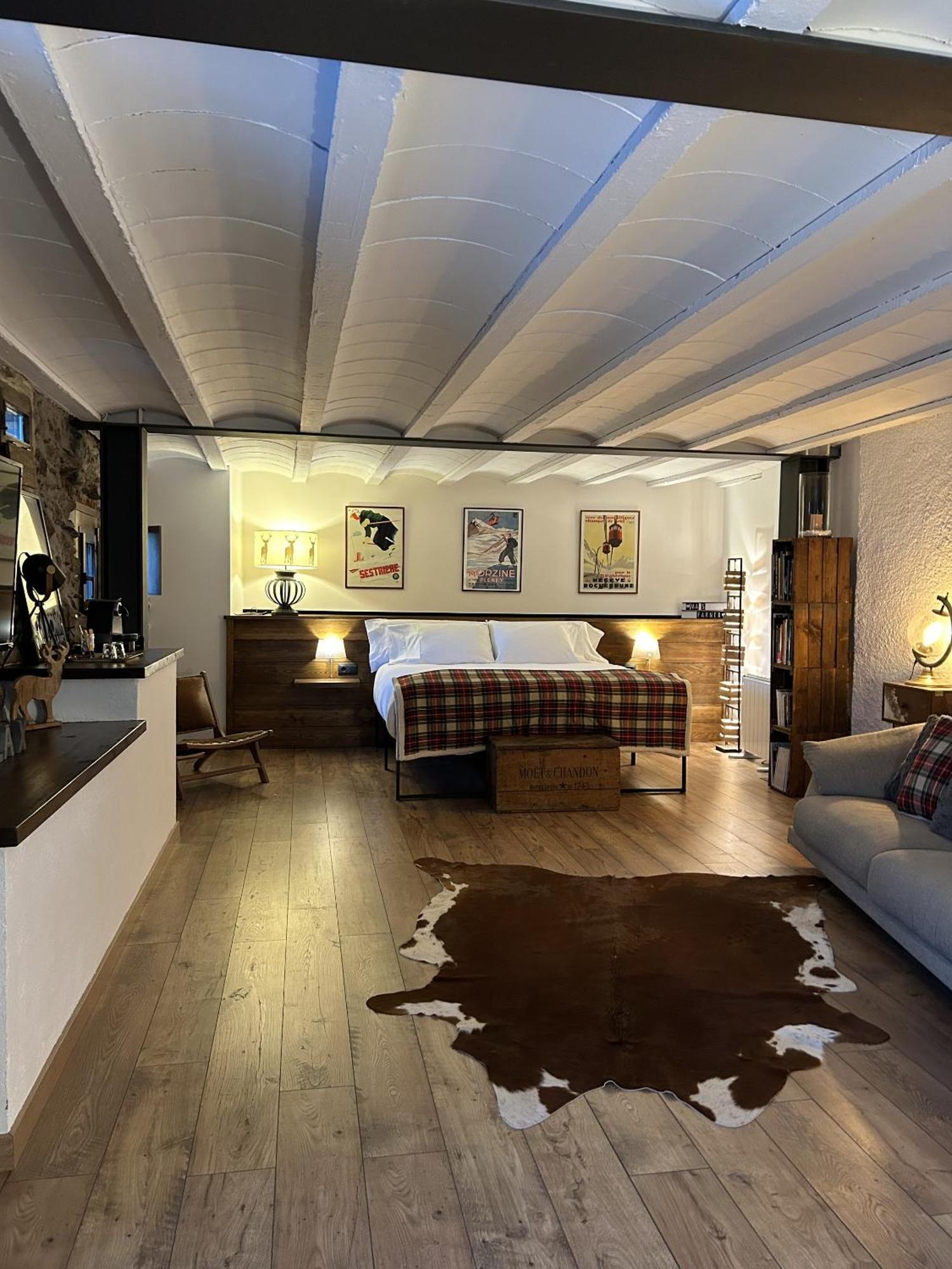Mas Farner - Adults Only Bed & Breakfast Llivia Rom bilde