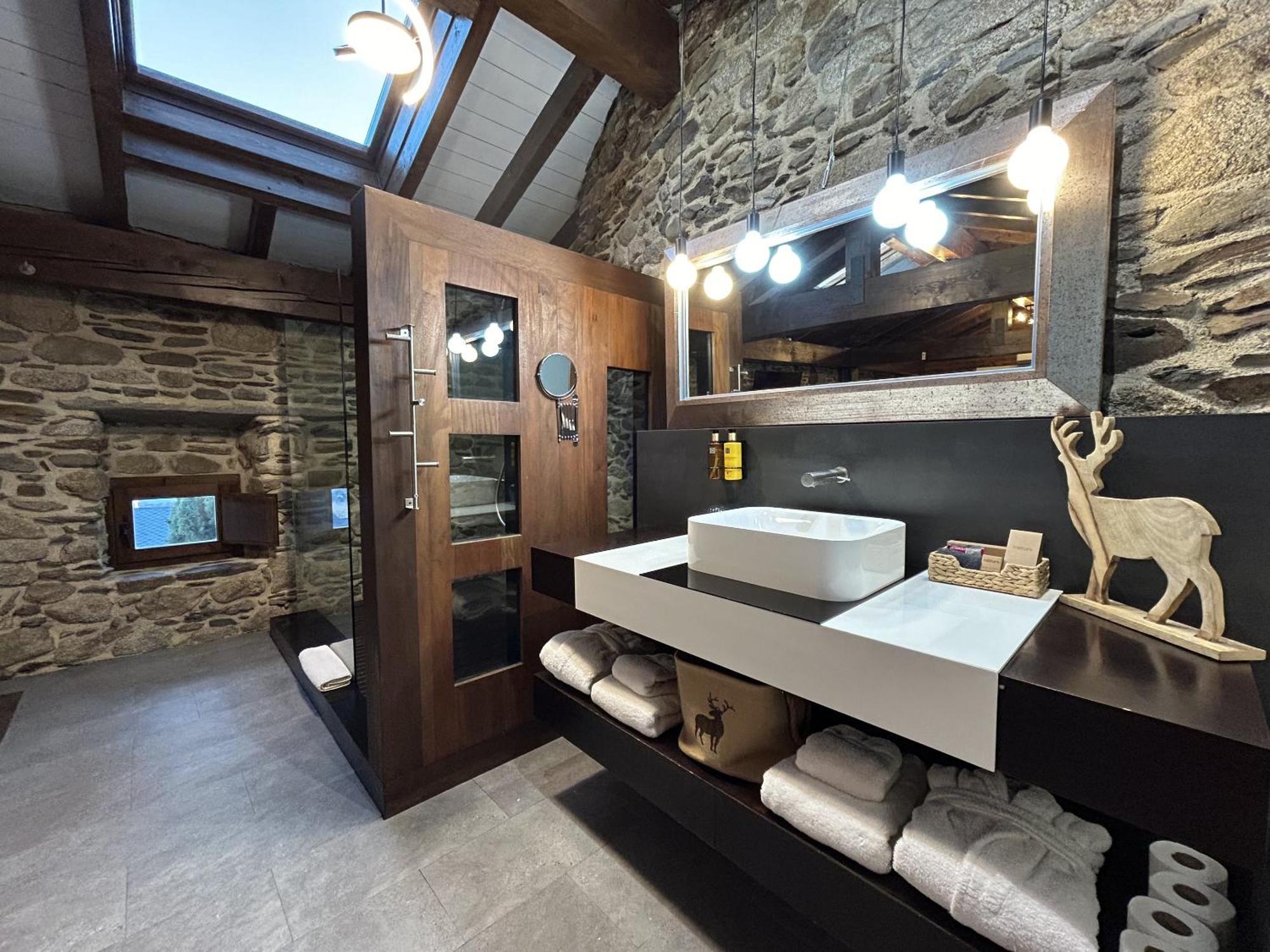 Mas Farner - Adults Only Bed & Breakfast Llivia Rom bilde